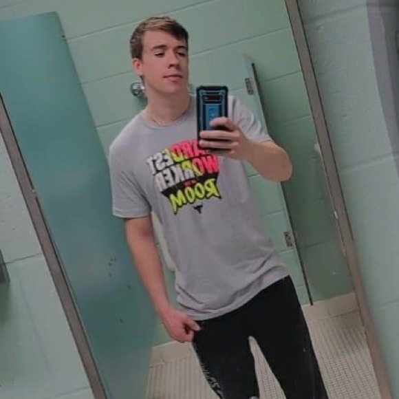 Meet your Posher, Noah - Picture 3 of 6